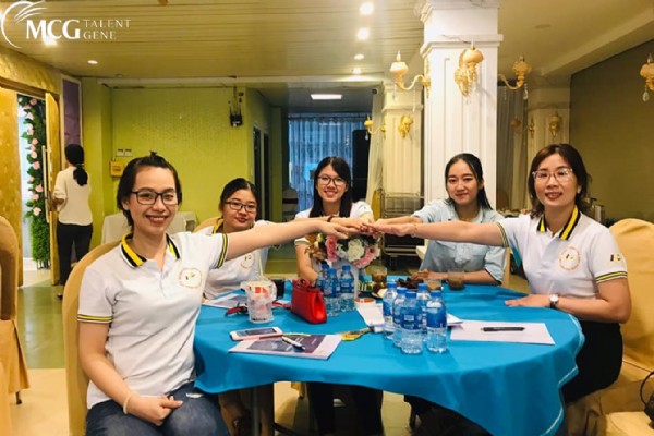 Khởi động tháng 9 đầy hứng khởi với “Tư duy dịch vụ khách hàng” cho Hồng Đào Pharma